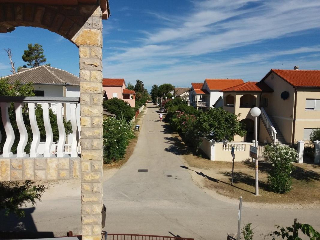 Apartment Visnja -Near Queen Beach 宁 外观 照片